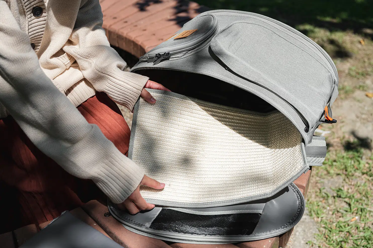 Ibiyaya Adventure Cat/Bunny/Puppy Carrier Backpack with Window, Large Airline Approved Cat Bag for Hiking & Travel. Best for both Kitten & Fat Cat - PreOrder Only - Image 6