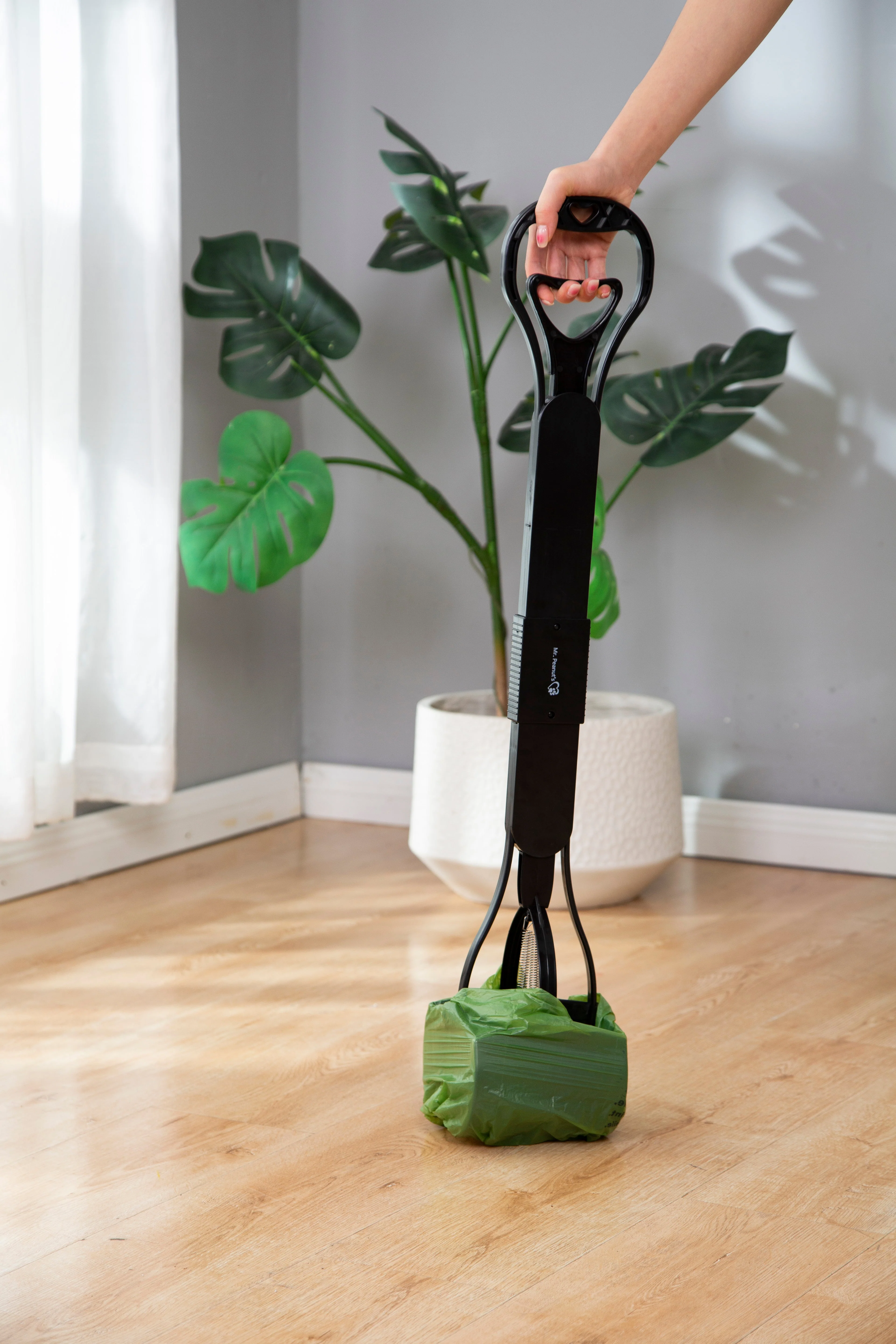 Mr. Peanut's 32" Tall Profile Pooper Scooper - Image 18